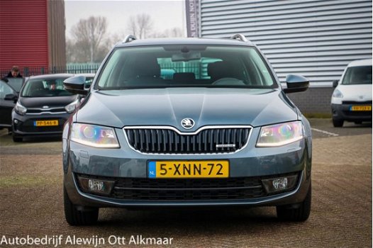 Skoda Octavia Combi - 1.6 TDI Greenline Businessline , Groot Navi, Bi-Xenon, Clima, Lmv - 1