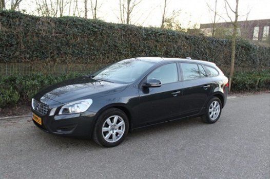 Volvo V60 - 1.6 D2 Kinetic | CLIMA | NAVI | PARKEERSENSOREN - 1