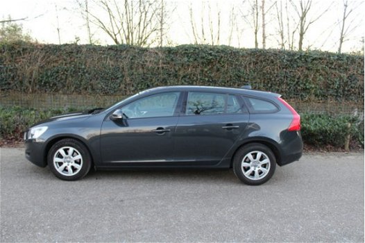 Volvo V60 - 1.6 D2 Kinetic | CLIMA | NAVI | PARKEERSENSOREN - 1