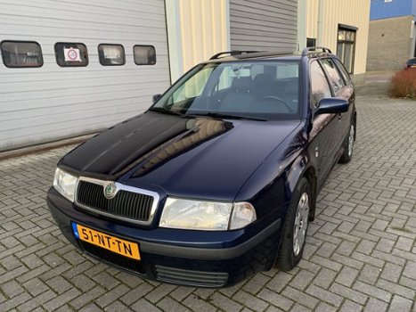 Skoda Octavia Combi - 1.6 Kompas - 1