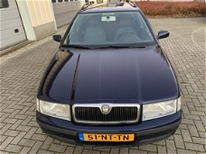 Skoda Octavia Combi - 1.6 Kompas