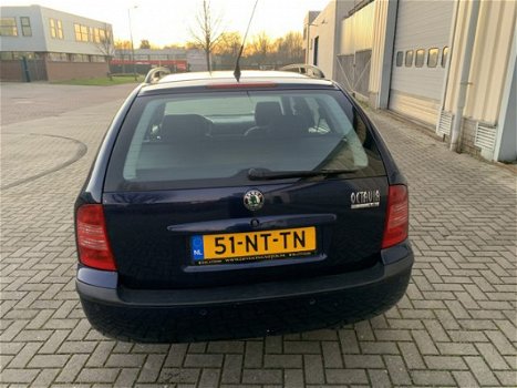 Skoda Octavia Combi - 1.6 Kompas - 1