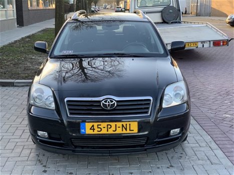 Toyota Avensis Wagon - 2.0 VVTi Linea Sol - 1