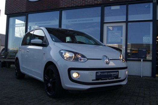 Volkswagen Up! - 1.0 60PK 5D BMT navi st verwarming e.t.c - 1