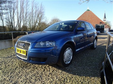 Audi A3 Sportback - 1.6 FSI Attraction Met Clima + Cruise Nu € 4.250, - 1