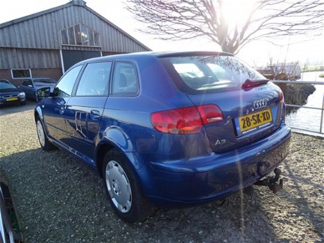 Audi A3 Sportback - 1.6 FSI Attraction Met Clima + Cruise Nu € 4.250, - 1