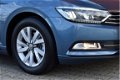 Volkswagen Passat Variant - 1.6 TDI Business Edition Panoramadak/Navi/Trekhaak - 1 - Thumbnail