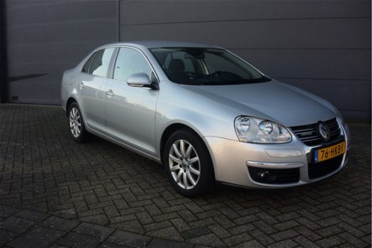 Volkswagen Jetta - 1.9 TDI Comfortline BlueMotion - 1