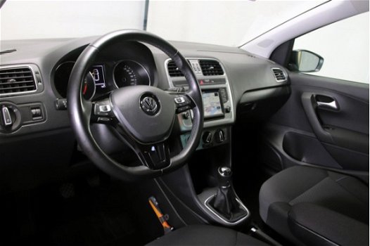 Volkswagen Polo - 1.4 TDI Business Edition Navigatie Stuurbediening Parkeersensoren - 1