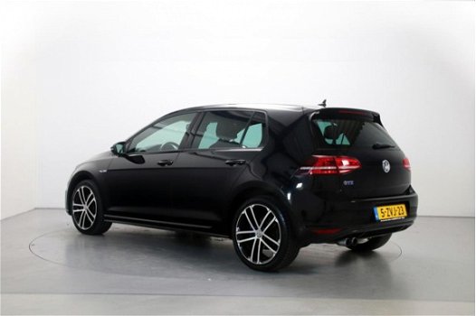 Volkswagen Golf - 1.4 TSI 204pk GTE DSG LED Leder Stoelverw. Sportstuur Parkeersensoren - 1