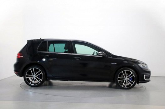 Volkswagen Golf - 1.4 TSI 204pk GTE DSG LED Leder Stoelverw. Sportstuur Parkeersensoren - 1