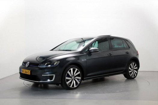 Volkswagen Golf - 1.4 TSI 204pk GTE DSG Panoramadak Camera Stoelverw. ParkPilot App-Connect - 1