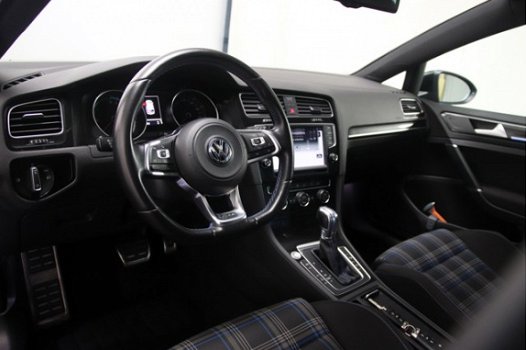 Volkswagen Golf - 1.4 TSI 204pk GTE DSG Panoramadak Camera Stoelverw. ParkPilot App-Connect - 1
