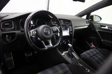 Volkswagen Golf - 1.4 TSI 204pk GTE DSG Panoramadak Camera Stoelverw. ParkPilot App-Connect