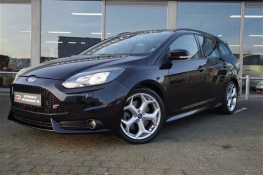 Ford Focus Wagon - 2.0 Ecoboost ST-2 / 250 PK - 1