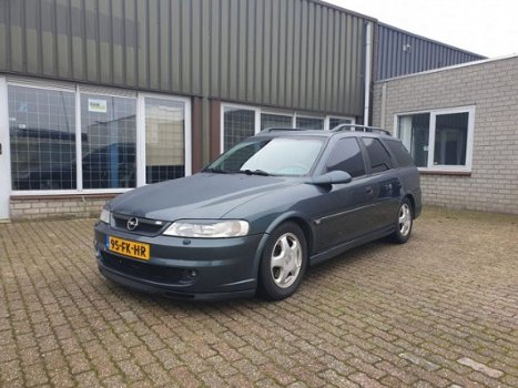 Opel Vectra Wagon - VECTRA STATION2.5I-V6 BUSINESS EDITION - 1