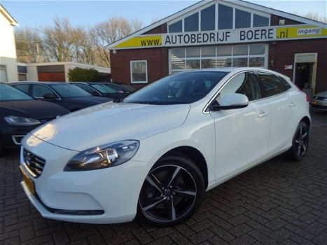 Volvo V40 - 2.0 D4 190pk Summum Bns Navi, 17''Lmv, Pdc - 1