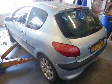 Peugeot 206 - 1.1 XR airco haleen plaat rij baar schade - 1