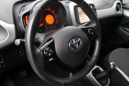 Toyota Aygo - 1.0 VVT-i X-Play Navi Lichtmetaal | 5drs - 1