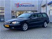 Volvo V70 - 2.4 D5 Automaat - Cruise control - Climate control - Trekhaak - 1 - Thumbnail