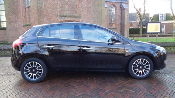 Fiat Bravo - 1.4 MultiAir 16v 140pk Start&Stop MyLife RIJKLAAR PRIJS - 1