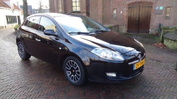 Fiat Bravo - 1.4 MultiAir 16v 140pk Start&Stop MyLife RIJKLAAR PRIJS - 1