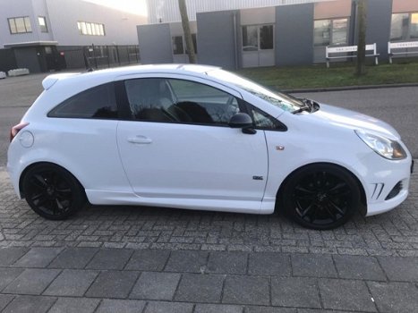 Opel Corsa - 1.4 OPC LINE NAVIGATIE AIRCO DIKKE VOLLE UITVOERING - 1