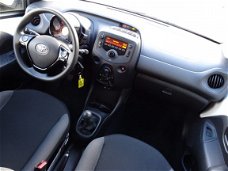 Toyota Aygo - 1.0 VVT-i x-fun / Airconditioning / Bluetooth / Snelheidsbegrenser / Electrische Ramen