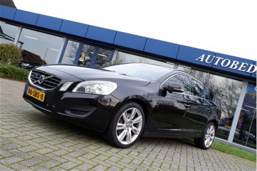 Volvo V60 - 2.0T 203PK MOMENTUM - ADAP.CRUISE - BLIS - LEDER |AUG-12| *all in prijs - 1