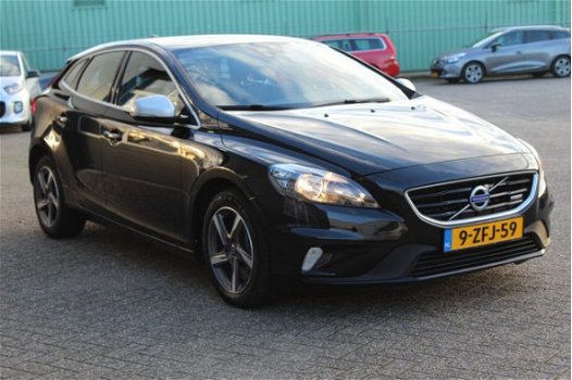 Volvo V40 - 2.0 D4 R-Design Business (191pk) Zwarte hemel /WIFI /My-car /Navi /Leder-alcantara /Clim - 1