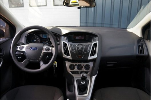 Ford Focus Wagon - 1.6 TDCI TREND | TREKHAAK | DEALERONDERHOUDEN | - 1