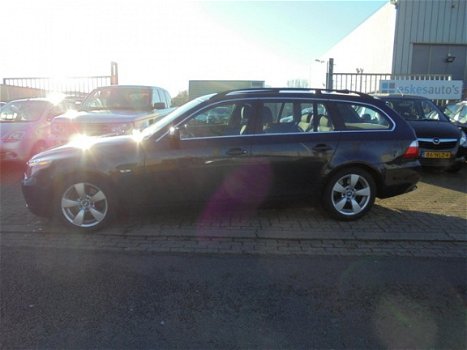 BMW 5-serie Touring - 523i Executive , Navi, Panodak - 1