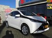 Toyota Aygo - 1.0 VVT-i x-play incl 12 mnd bovaggarantie & 12 mnd mobiliteitsgarantie - 1 - Thumbnail