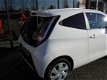 Toyota Aygo - 1.0 VVT-i x-play incl 12 mnd bovaggarantie & 12 mnd mobiliteitsgarantie - 1 - Thumbnail