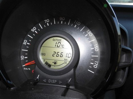 Toyota Aygo - 1.0 VVT-i x-play incl 12 mnd bovaggarantie & 12 mnd mobiliteitsgarantie - 1