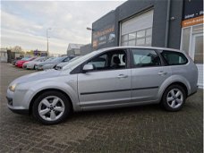 Ford Focus Wagon - 1.6-16V Futura van 2de Eigenaar met airco en carkit en trekhaak