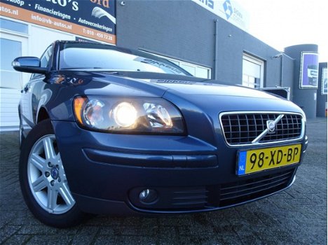 Volvo S40 - 2.4 Edition I automaat met trekhaak en automatische airco - 1