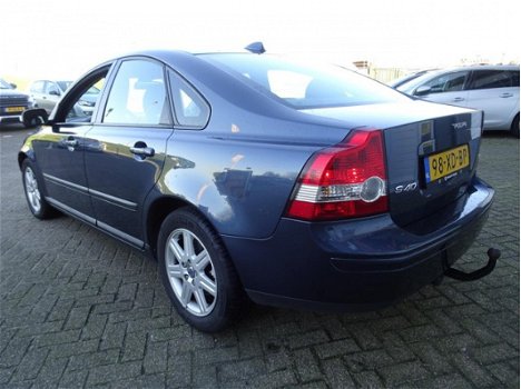 Volvo S40 - 2.4 Edition I automaat met trekhaak en automatische airco - 1