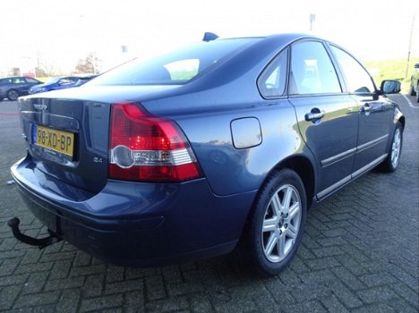 Volvo S40 - 2.4 Edition I automaat met trekhaak en automatische airco - 1