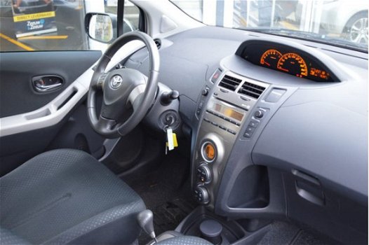 Toyota Yaris - 1.3 VVTi Aspiration | Automaat | Climate control | Aux | Radio - CD Speler - 1