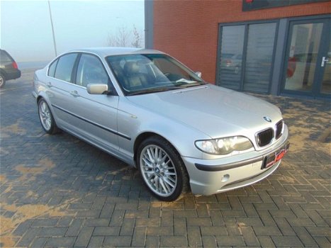 BMW 3-serie - 325 325i AUT Executive Nap Leder Navi Xenon Trekhaak - 1