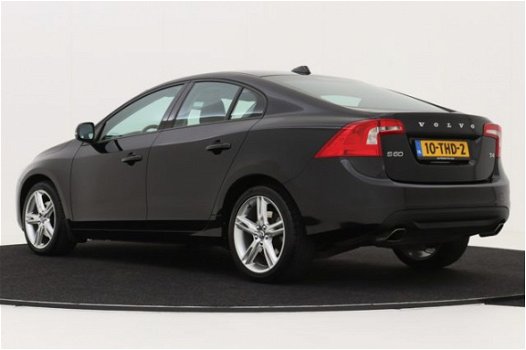 Volvo S60 - 1.6 T4 Kinetic | Navigatie | Cruise Control | 17 Inch - 1
