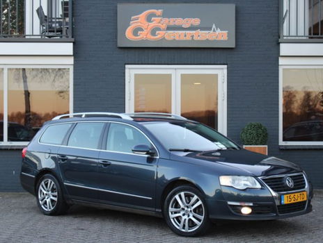 Volkswagen Passat Variant - 3.2 VR6 DSG 251PK Comfortline 4-Motion Navigatie, Trekhaak - 1