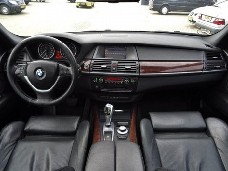 BMW X5 - XDrive48i 4.8 I V8 /PANODAK /LEDER /355PK /LCI /AUT - 1