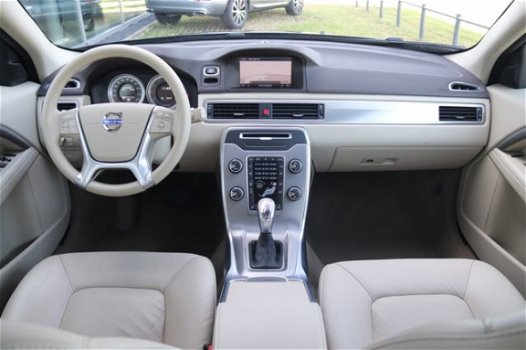 Volvo V70 - T4 Aut. Limited Edition, Luxury Line, Parkeercamera - 1