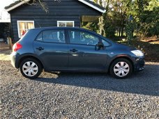 Toyota Auris - 1.6-16V Terra AIRCO