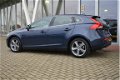 Volvo V40 - T2 1.6 MOMENTUM BUSINESS NAVI/PDC/CLIMA/17 INCH LM - 1 - Thumbnail