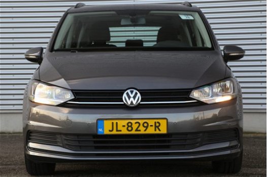 Volkswagen Touran - 1.2 TSI 110 Comfortline 7persoons Navigatie Trekhaak 76 - 1