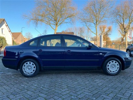 Volkswagen Passat - 1.9 TDI Comfortline 4Motion H6 1e Eigenaar / Climate Control / Cruise Control - 1