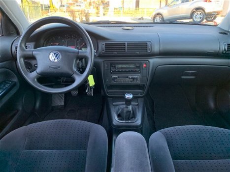 Volkswagen Passat - 1.9 TDI Comfortline 4Motion H6 1e Eigenaar / Climate Control / Cruise Control - 1